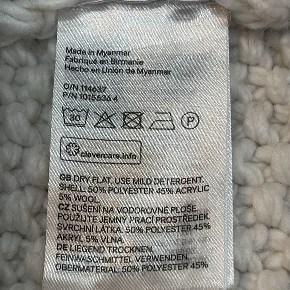 H&M Off-White Chunky Knit Sweater Vest - Picture 5 of 8